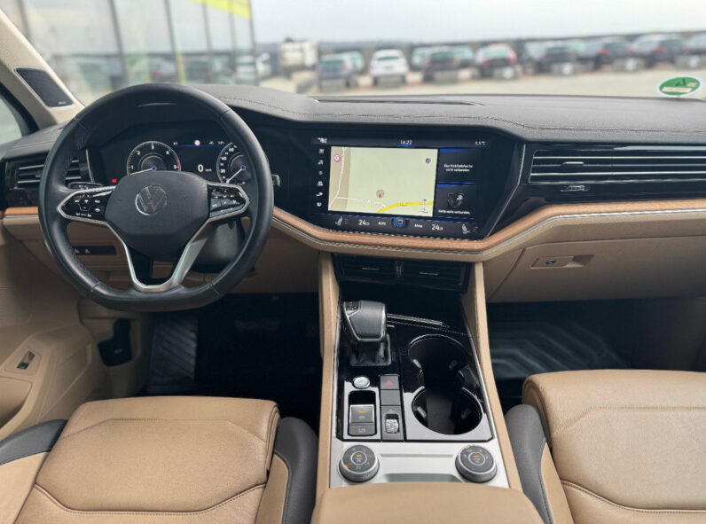 
								Volkswagen Touareg full									