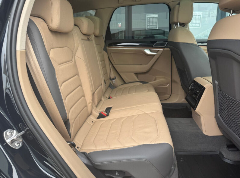 
								Volkswagen Touareg full									