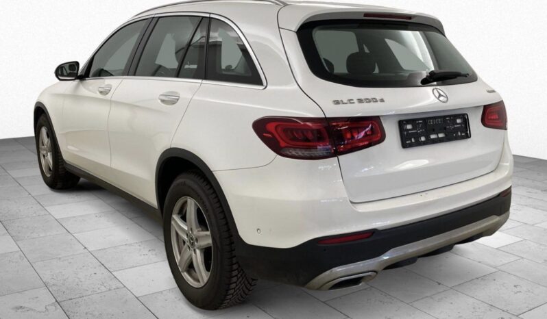 
								Mercedes-Benz GLC 200 full									