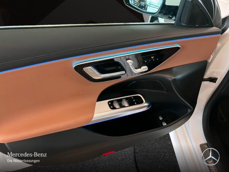 
								Mercedes-Benz E 300 e 4M Avantgarde Adv+/DISTR/SUPERSCREEN/360 full									
