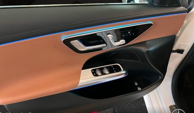 
								Mercedes-Benz E 300 e 4M Avantgarde Adv+/DISTR/SUPERSCREEN/360 full									