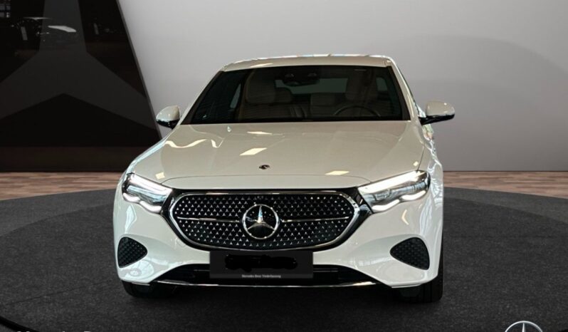
								Mercedes-Benz E 300 e 4M Avantgarde Adv+/DISTR/SUPERSCREEN/360 full									
