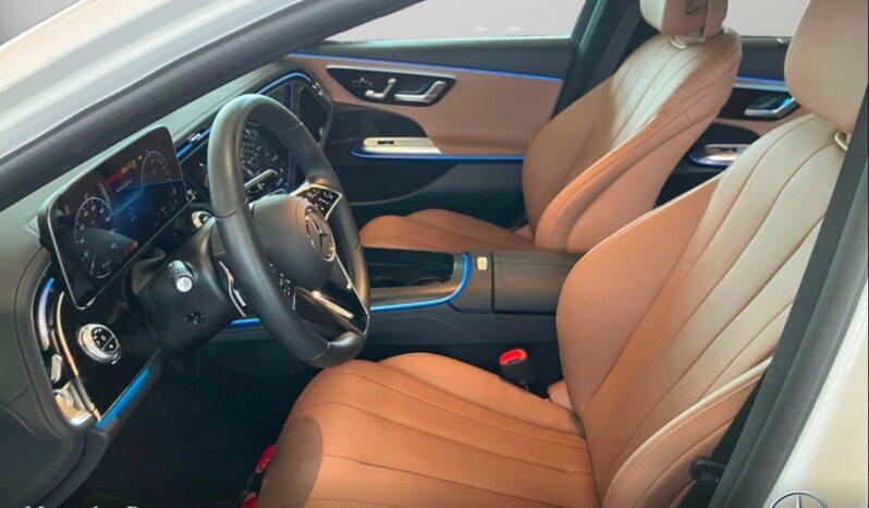 
								Mercedes-Benz E 300 e 4M Avantgarde Adv+/DISTR/SUPERSCREEN/360 full									