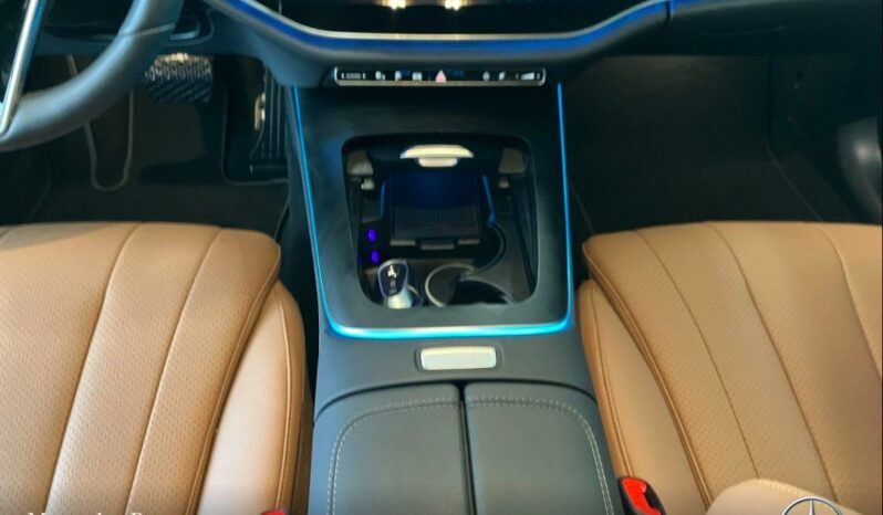 
								Mercedes-Benz E 300 e 4M Avantgarde Adv+/DISTR/SUPERSCREEN/360 full									