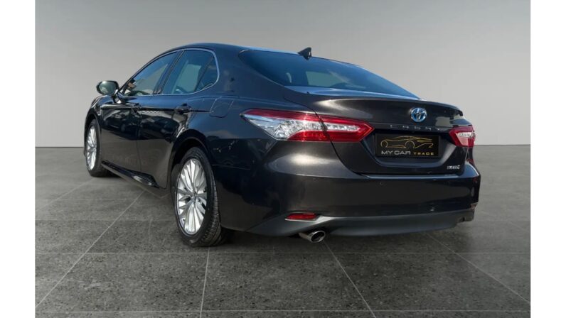 
								Toyota Camry 2.5 Executive + LED + NAVI + SHZ + LED + RFK full									