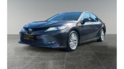 Toyota Camry 2.5 Executive + LED + NAVI + SHZ + LED + RFK