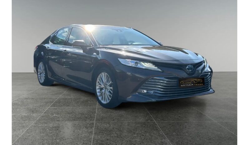 
								Toyota Camry 2.5 Executive + LED + NAVI + SHZ + LED + RFK full									