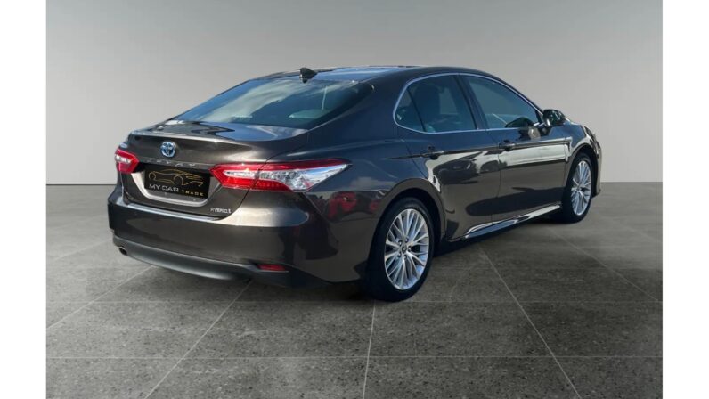 
								Toyota Camry 2.5 Executive + LED + NAVI + SHZ + LED + RFK full									