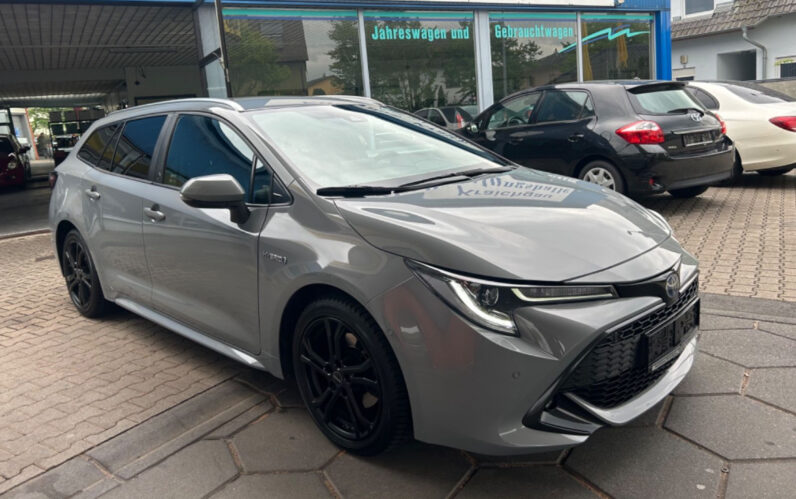 
								Toyota Corolla Touring Sports Hybrid Team D 2.0 Bi-Led full									