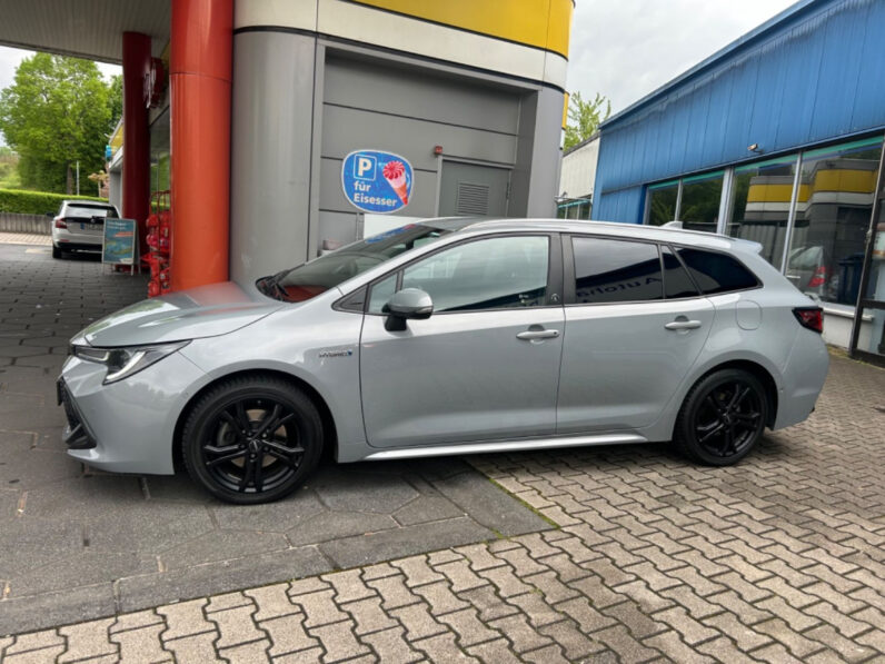 
								Toyota Corolla Touring Sports Hybrid Team D 2.0 Bi-Led full									