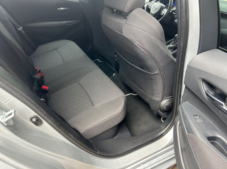 
								Toyota Corolla Touring Sports Hybrid Team D 2.0 Bi-Led full									