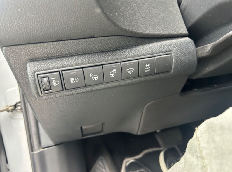 
								Toyota Corolla Touring Sports Hybrid Team D 2.0 Bi-Led full									