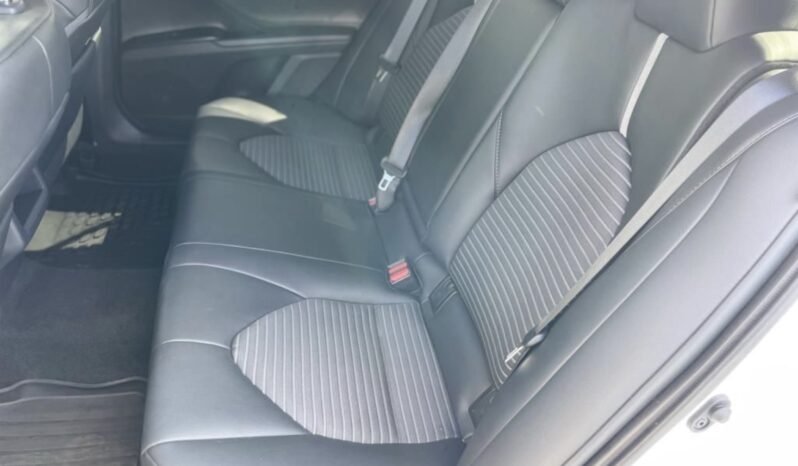 
								Toyota Camry i,SE/ACC/AUTOMAT/ full									