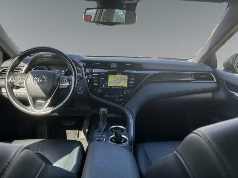 
								Toyota Camry 2.5 Executive + LED + NAVI + SHZ + LED + RFK full									