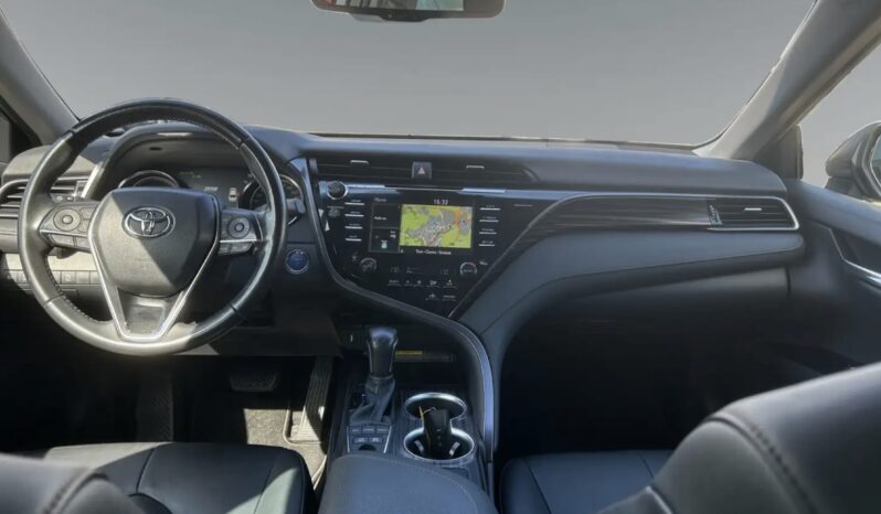 
								Toyota Camry 2.5 Executive + LED + NAVI + SHZ + LED + RFK full									
