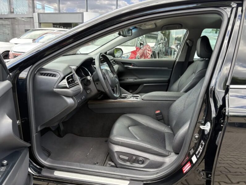 
								Toyota Camry 2.5 Executive + LED + NAVI + SHZ + LED + RFK full									