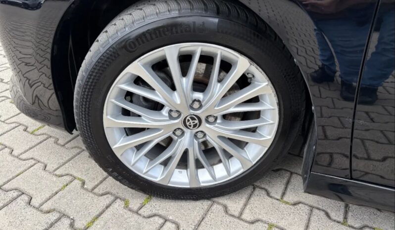 
								Toyota Camry 2.5 Executive + LED + NAVI + SHZ + LED + RFK full									