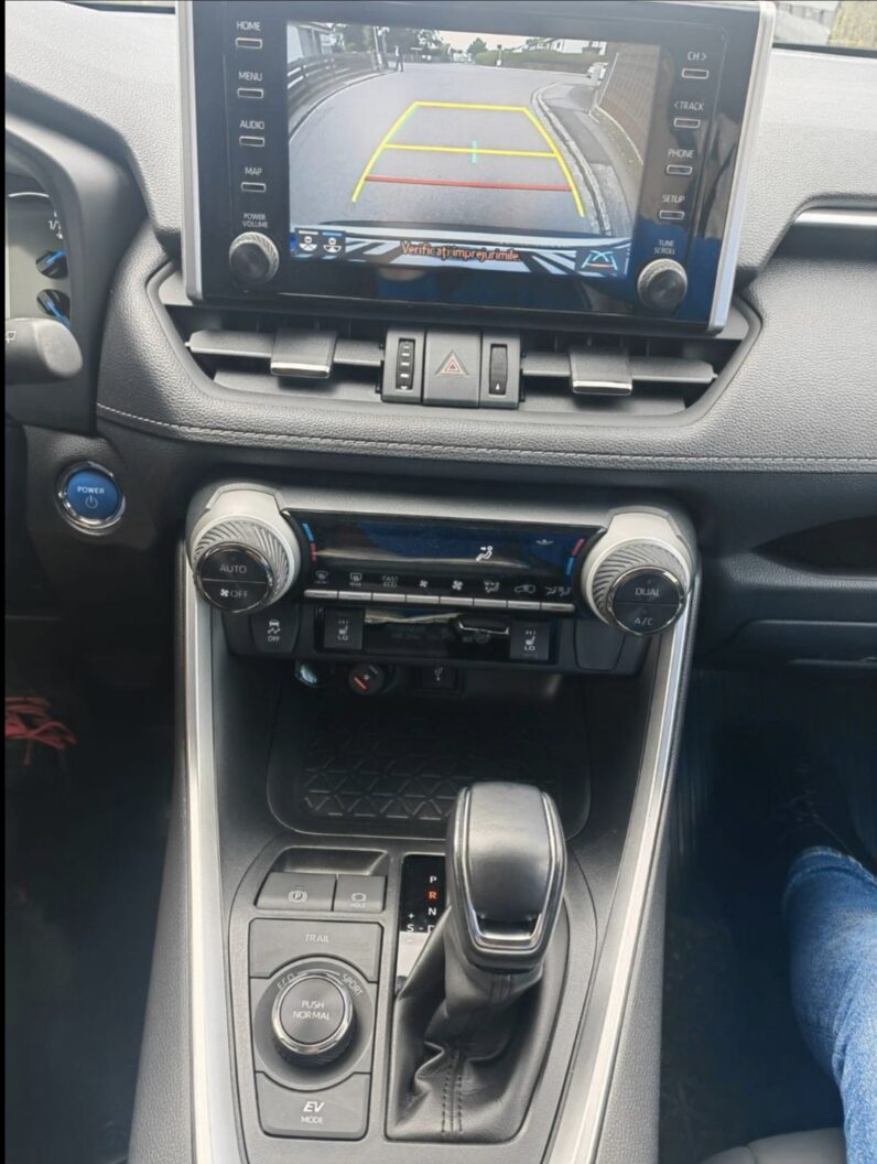 
								Toyota RAV 4 2.5 4×4 Hybrid Team Deutschland full									