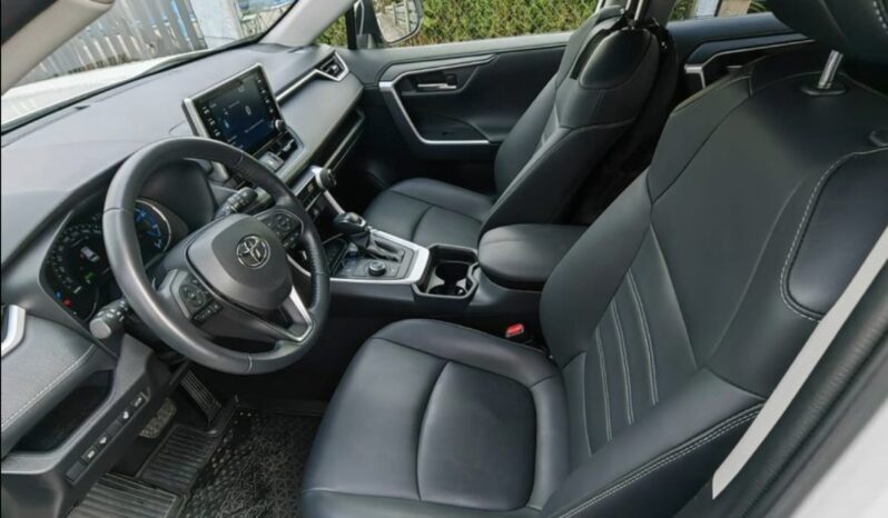 
								Toyota RAV 4 2.5 4×4 Hybrid Team Deutschland full									