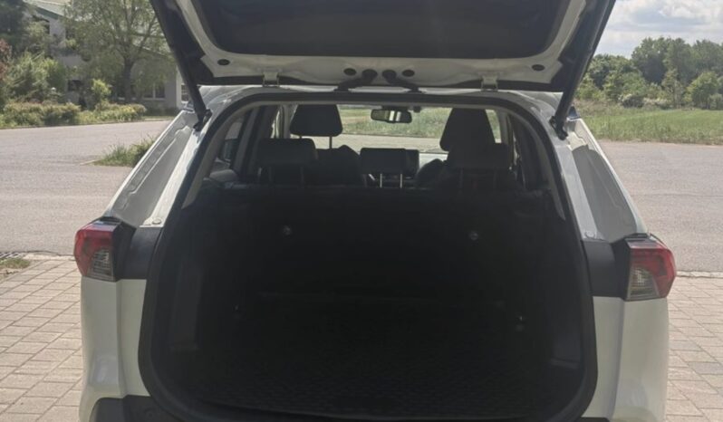 
								Toyota RAV 4 2.5 4×4 Hybrid Team Deutschland full									