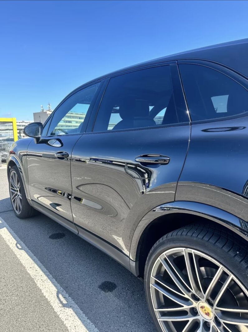 
								Porsche Cayenne 3.0 V6 Tiptronic full									