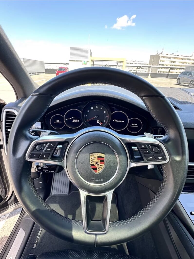 
								Porsche Cayenne 3.0 V6 Tiptronic full									