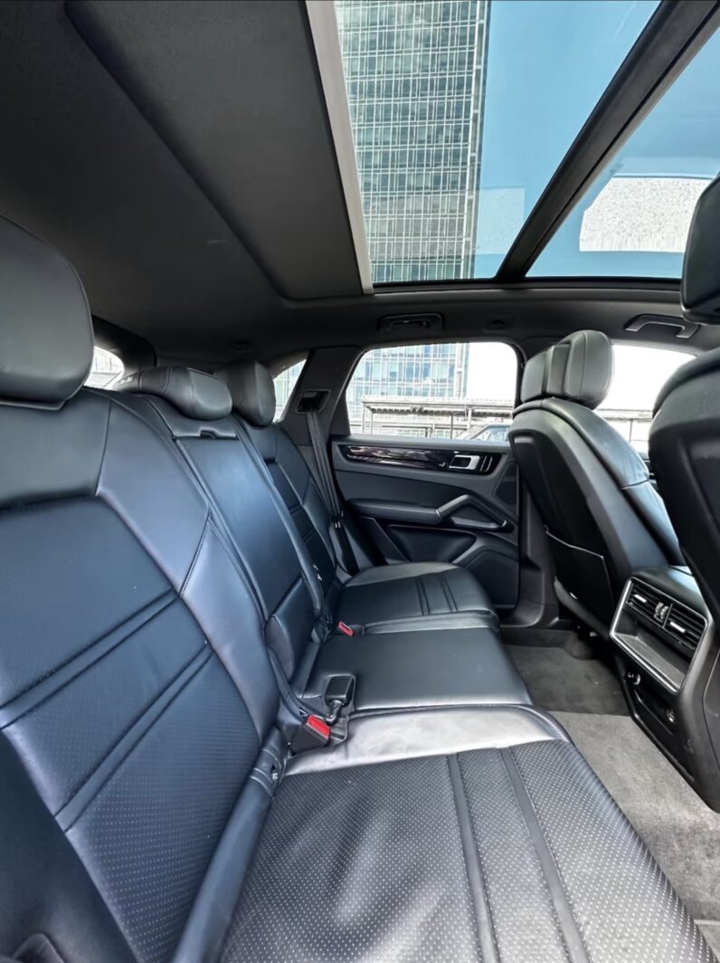 
								Porsche Cayenne 3.0 V6 Tiptronic full									