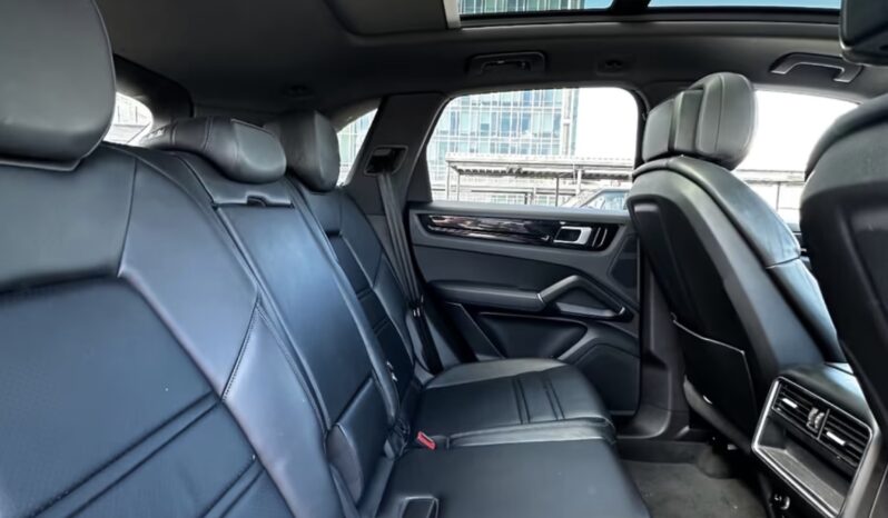 
								Porsche Cayenne 3.0 V6 Tiptronic full									