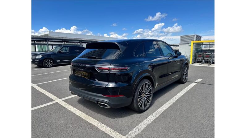 
								Porsche Cayenne 3.0 V6 Tiptronic full									