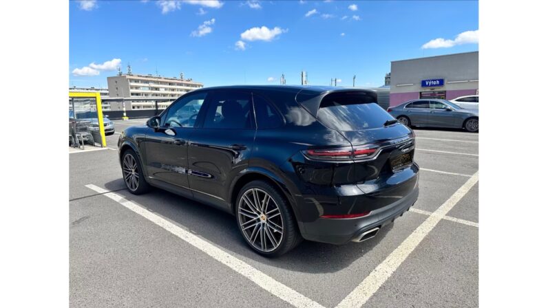 
								Porsche Cayenne 3.0 V6 Tiptronic full									