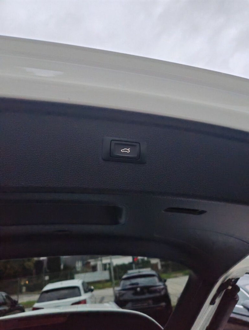 
								Audi Q5   50TFSIe Quattro full									