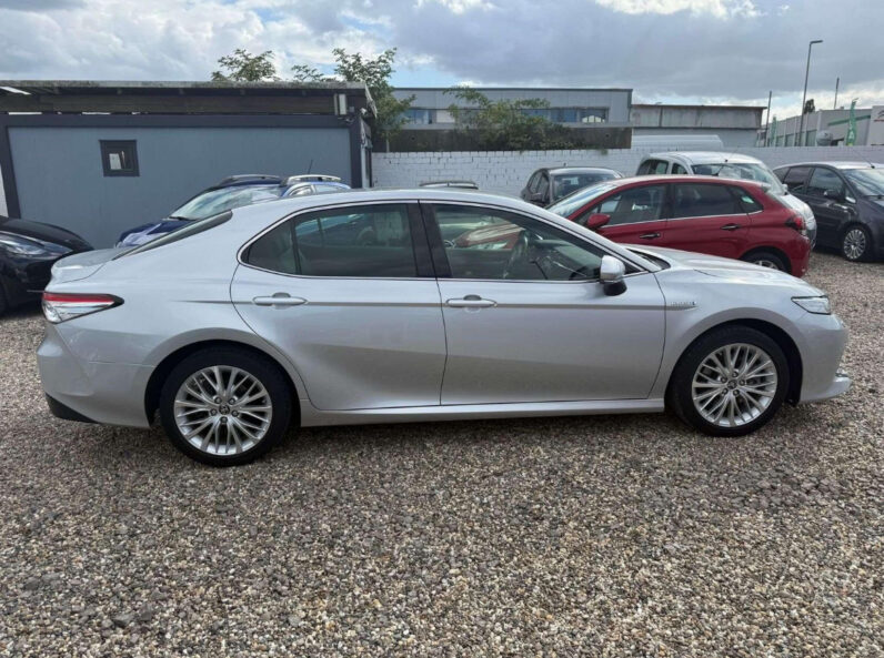 
								Toyota Camry Hybrid Executive full									