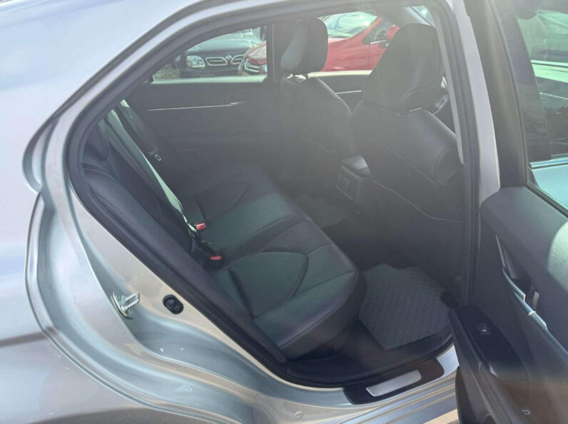 
								Toyota Camry Hybrid Executive full									