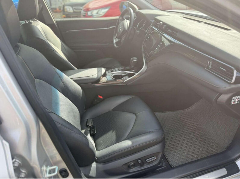 
								Toyota Camry Hybrid Executive full									