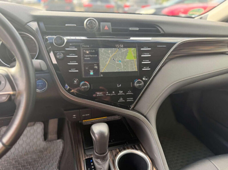 
								Toyota Camry Hybrid Executive full									