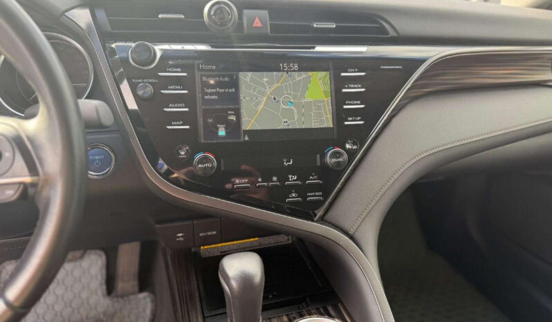 
								Toyota Camry Hybrid Executive full									