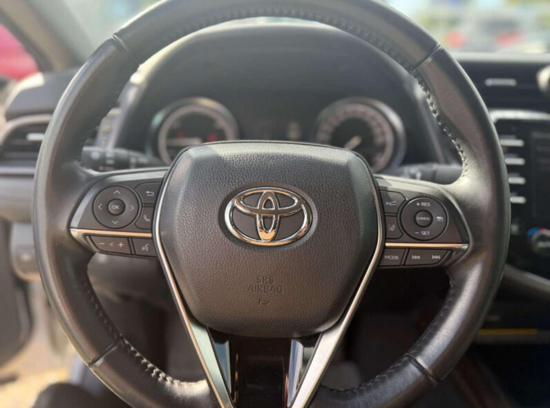 
								Toyota Camry Hybrid Executive full									