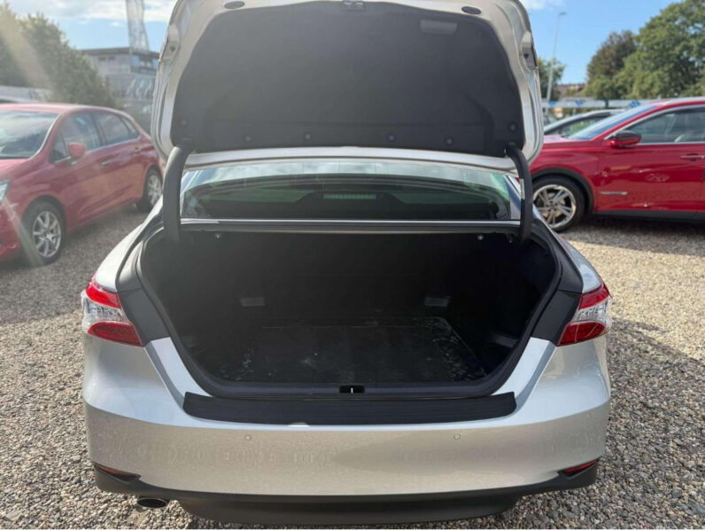 
								Toyota Camry Hybrid Executive full									