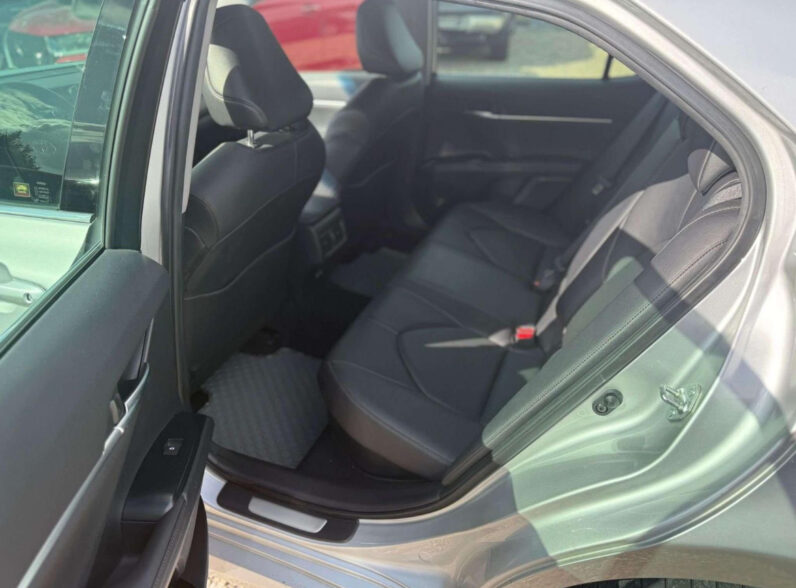 
								Toyota Camry Hybrid Executive full									
