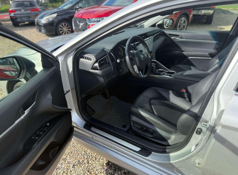 
								Toyota Camry Hybrid Executive full									