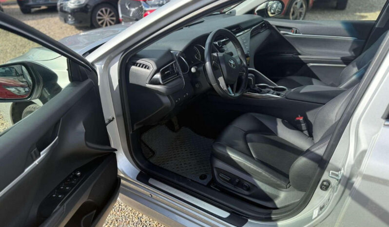 
								Toyota Camry Hybrid Executive full									