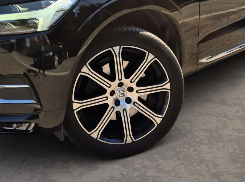 
								Volvo XC 60 D5 AWD full									