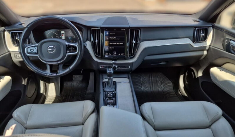 
								Volvo XC 60 D5 AWD full									