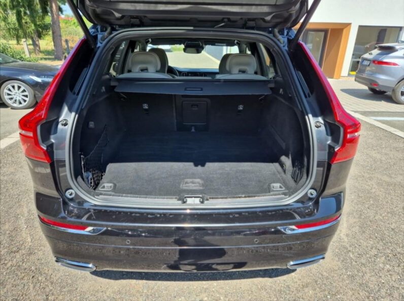 
								Volvo XC 60 D5 AWD full									