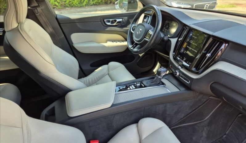 
								Volvo XC 60 D5 AWD full									