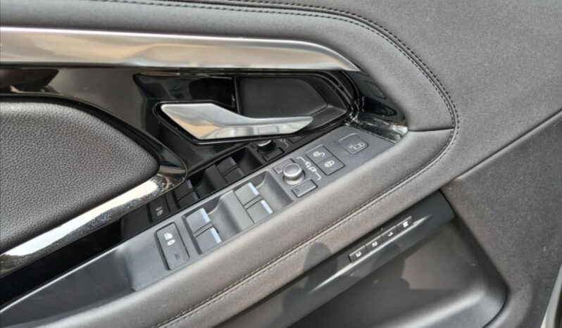 
								Land Rover Range Evoque SE 4wd full									
